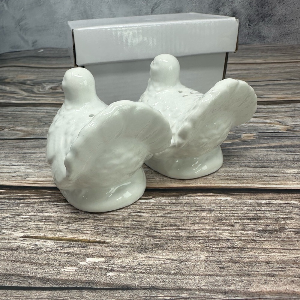 Ceramic white turkey salt and pepper shaker excellent condition NIB - Picture 3 of 5